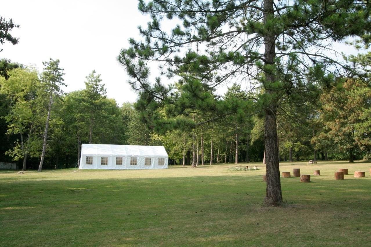 Moulin De Moulignon B&B Messy Luaran gambar